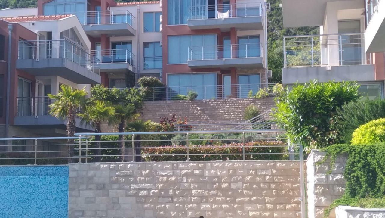 Apartments Acacia Hill Ðenovići Esterno foto